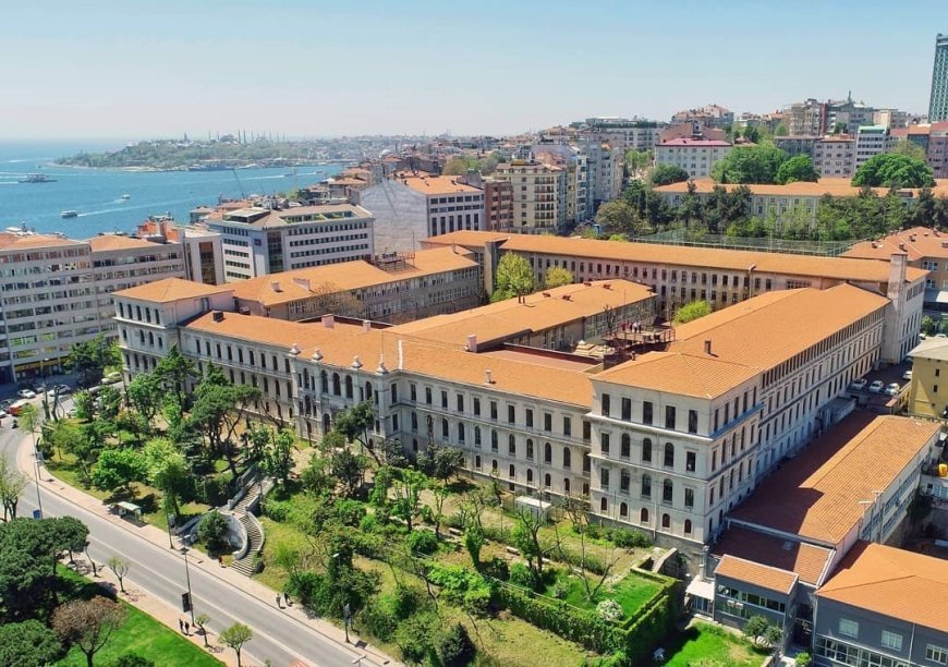 İstanbul Texniki Universitetini